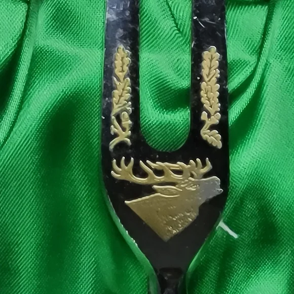 Elegant Carving Set with Wooden Handles - Picture 7 of 11